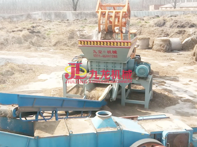 新鄉(xiāng)長垣稻草粉碎現(xiàn)場(chǎng)